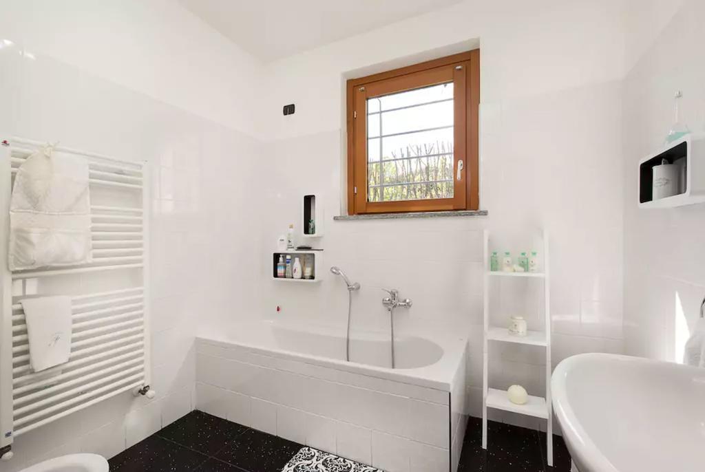 Armonie Del Lago - Lakeview Retreat With Private Garden, Pool & Jacuzzi Baveno Bagian luar foto