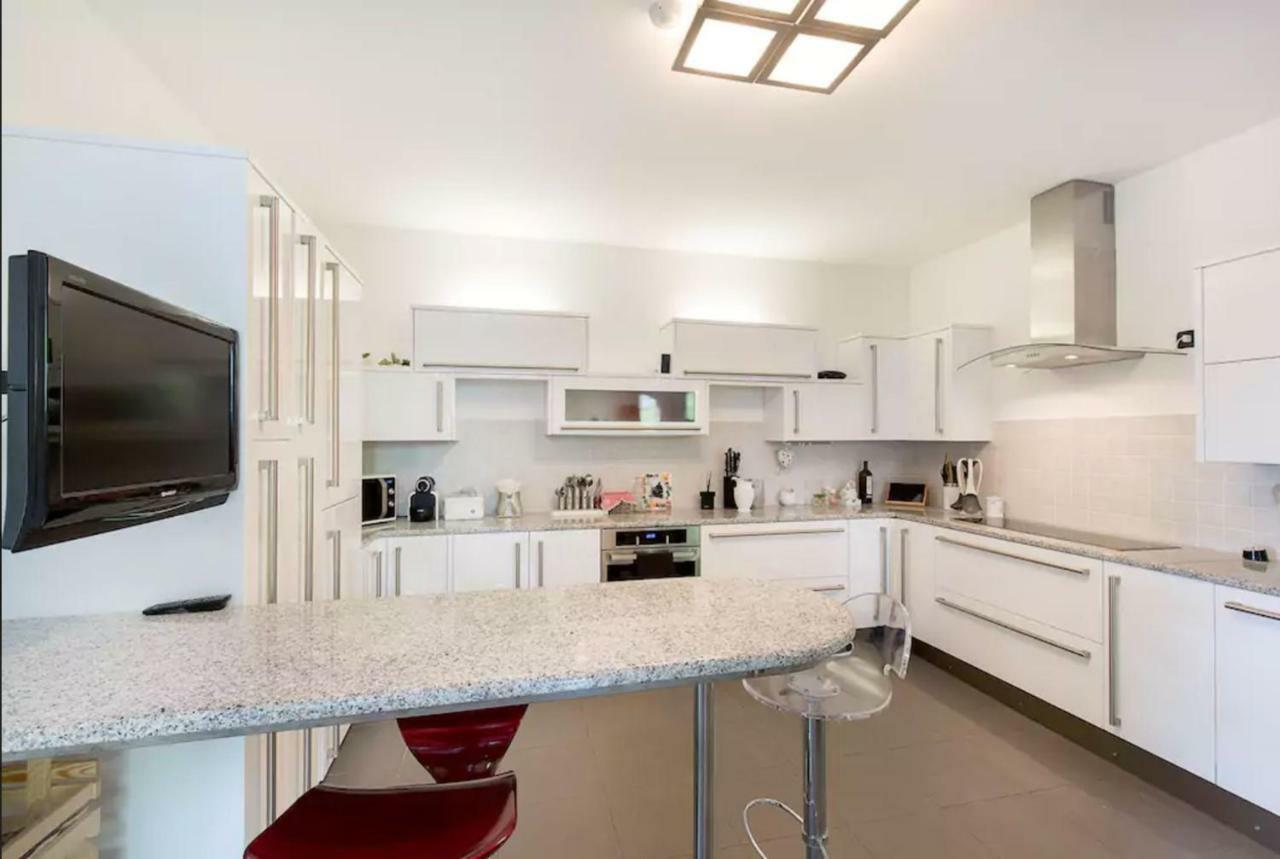 Armonie Del Lago - Lakeview Retreat With Private Garden, Pool & Jacuzzi Baveno Bagian luar foto
